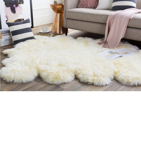 Luxurious Surya Sheepskin SHS-9600 Area Rug Retail $1950 - Picture 3 of 7